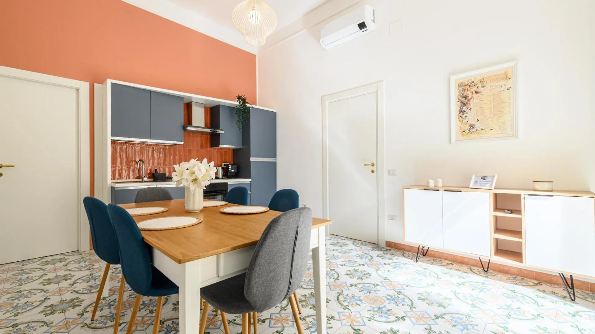 Guest House 121 Charming Apartment Naples Italy