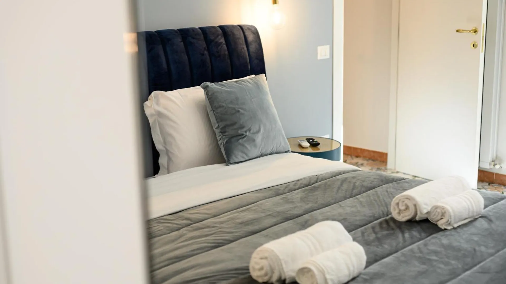 Guest House 121 Charming Apartment Neapol
