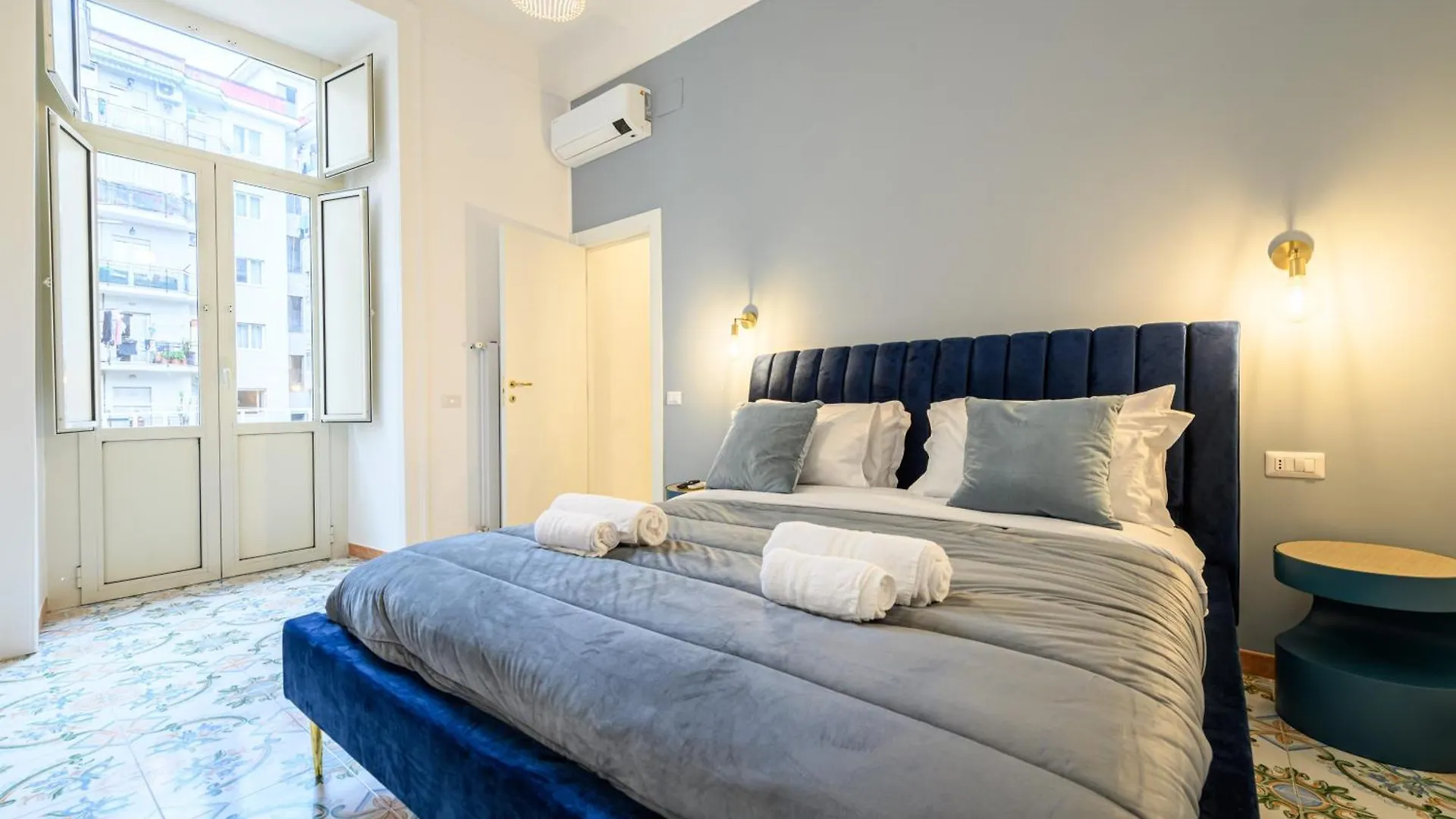 Guest House 121 Charming Apartment Neapol