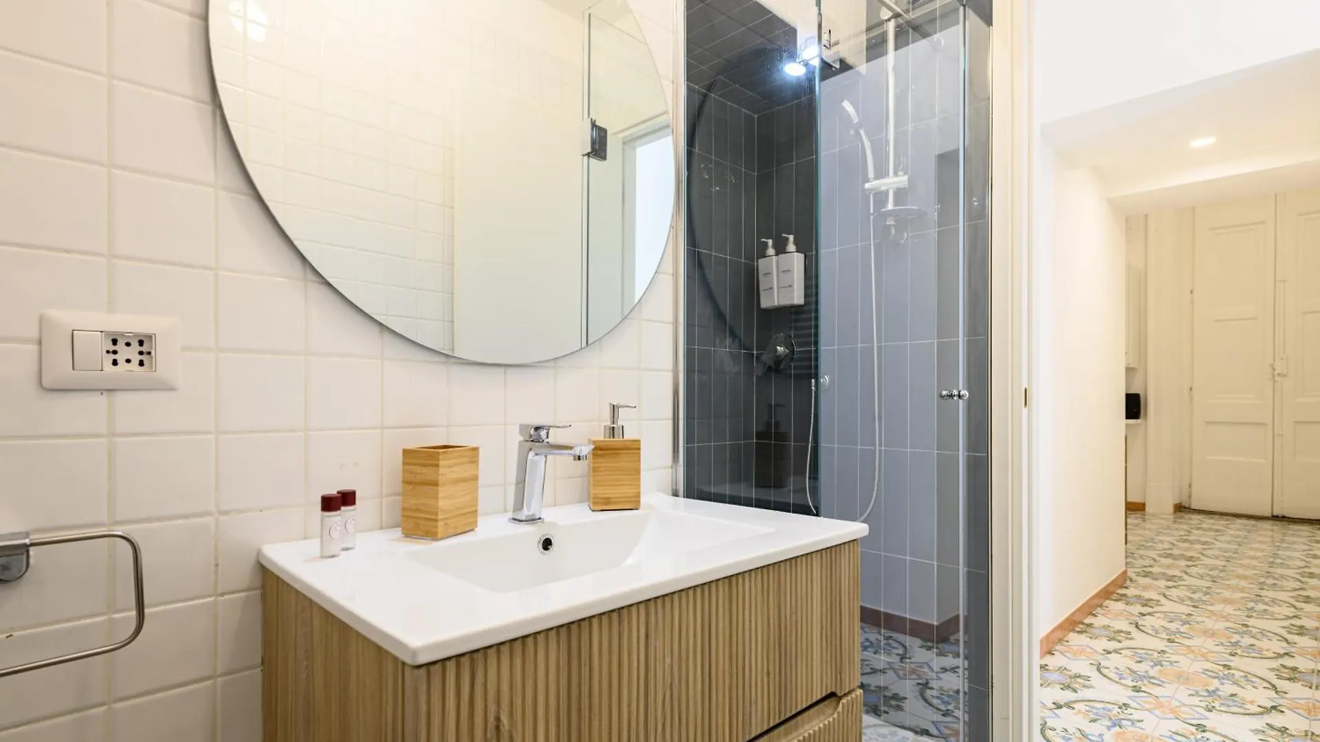 Guest House 121 Charming Apartment Naples